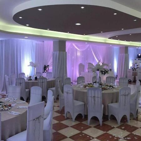 Hotel Arberia Tiranë Luaran gambar