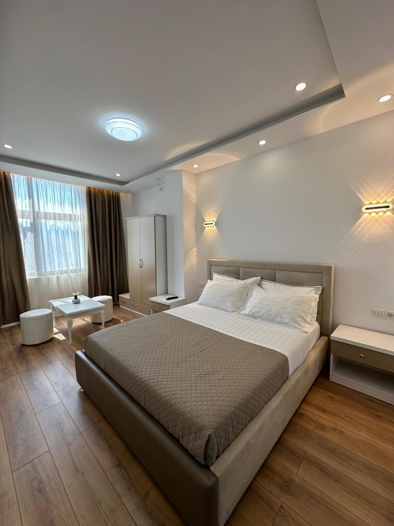 Hotel Arberia Tiranë Luaran gambar