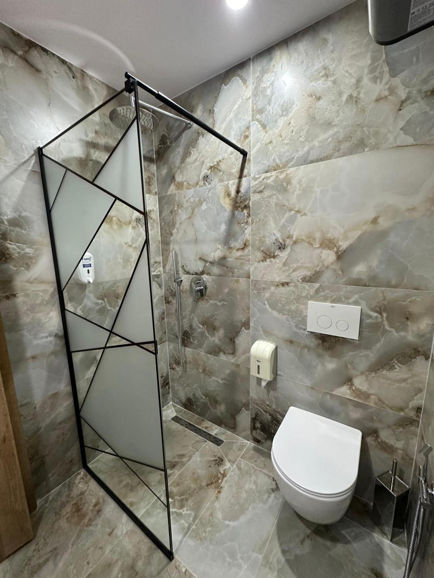 Hotel Arberia Tiranë Luaran gambar