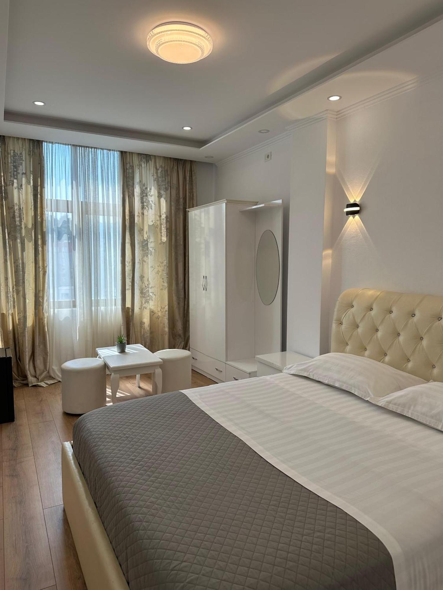 Hotel Arberia Tiranë Luaran gambar