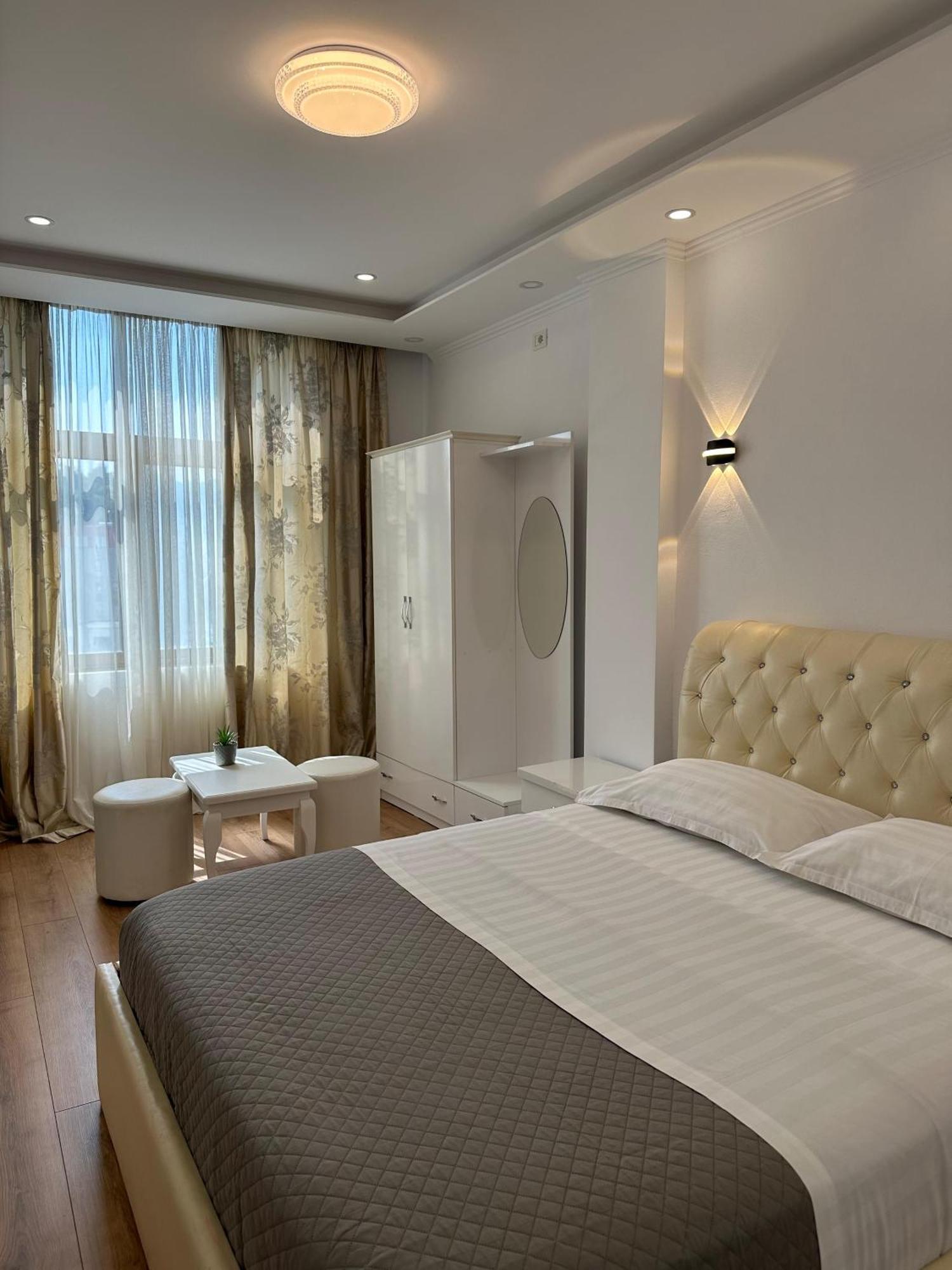 Hotel Arberia Tiranë Luaran gambar