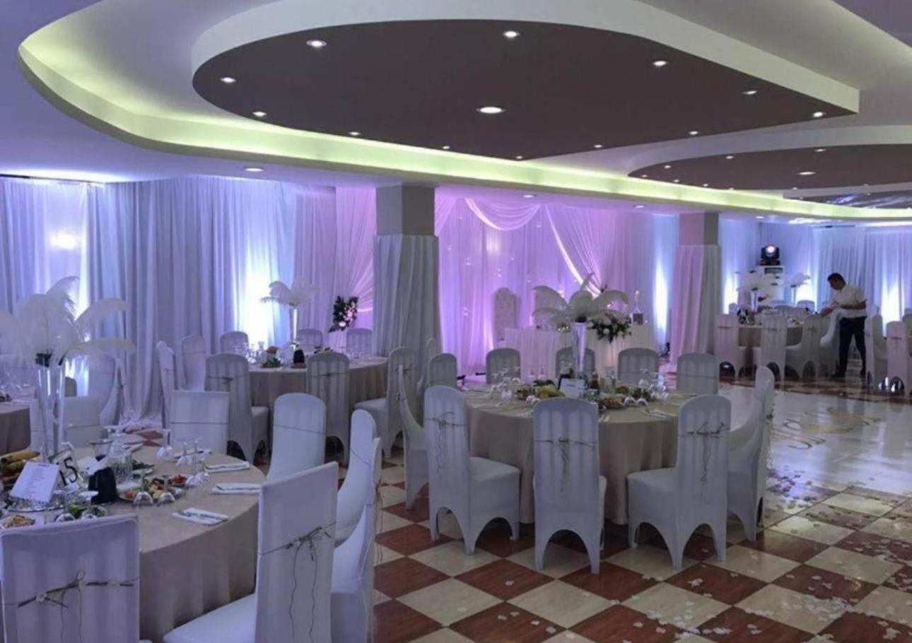 Hotel Arberia Tiranë Luaran gambar