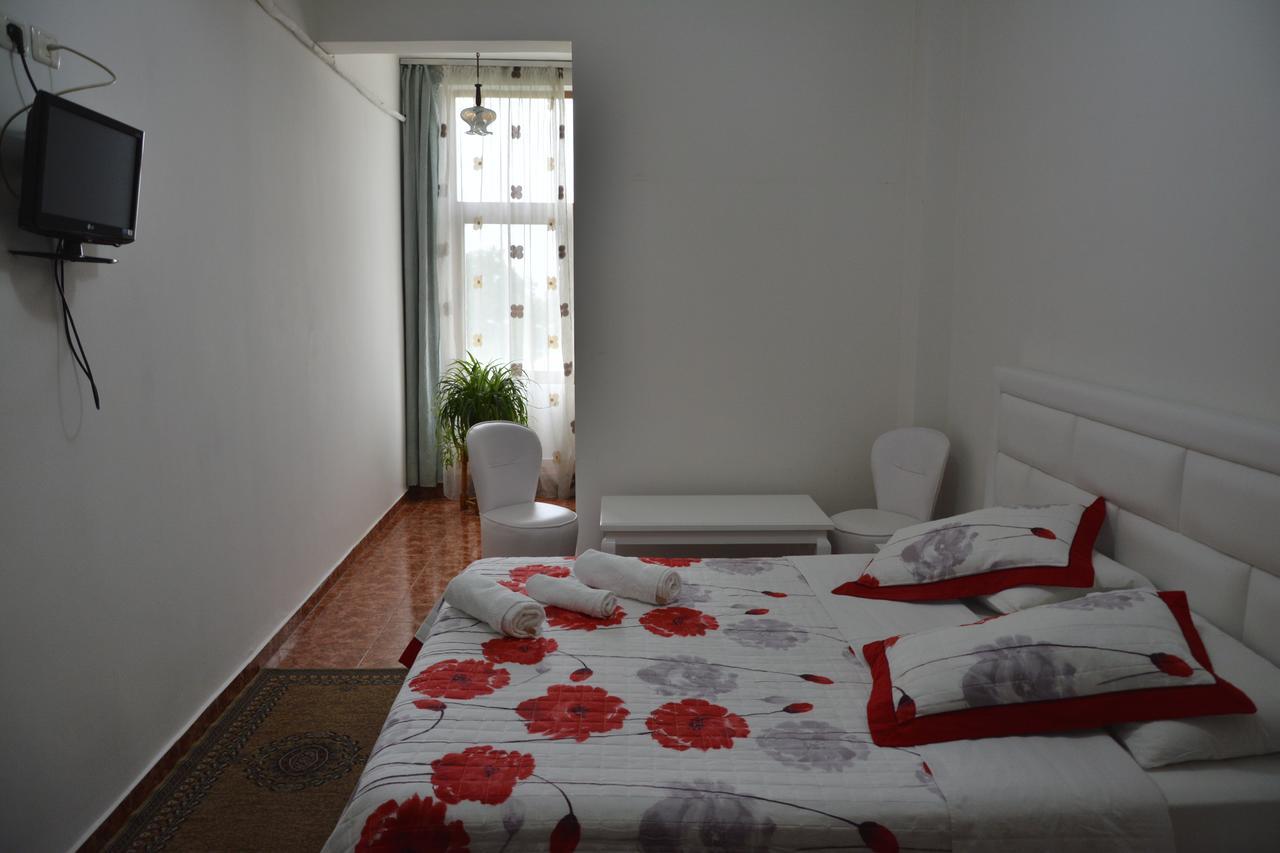 Hotel Arberia Tiranë Luaran gambar