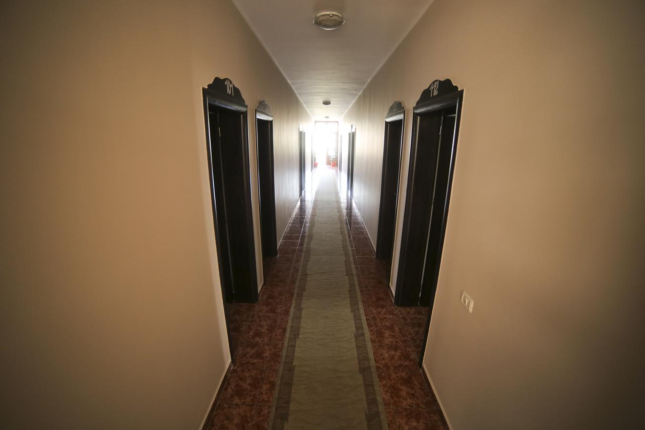 Hotel Arberia Tiranë Luaran gambar