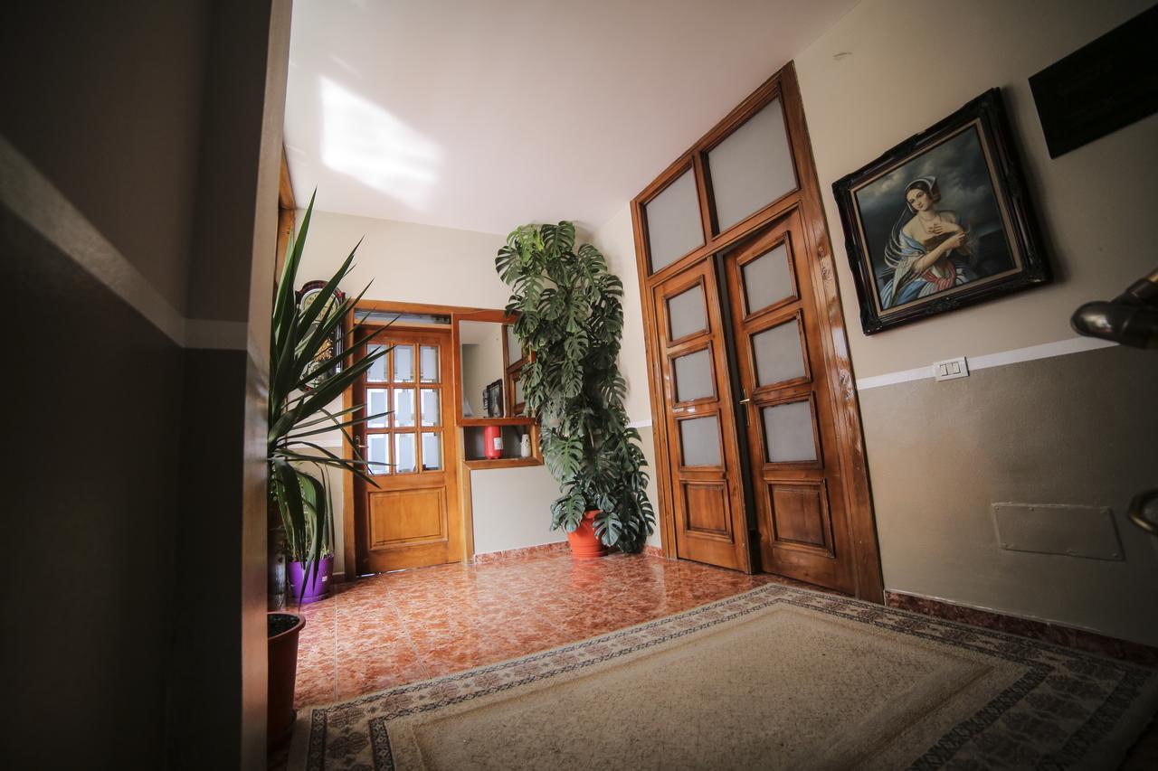 Hotel Arberia Tiranë Luaran gambar